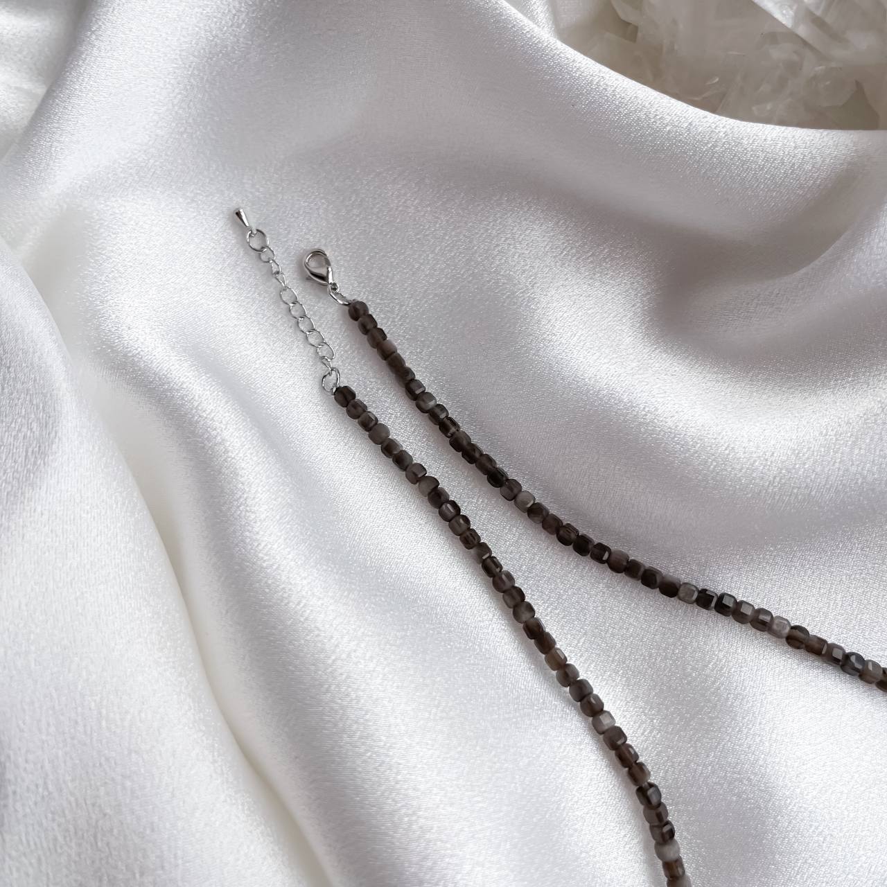 Радуга Самоцветов Колье из серебристого Обсидиана