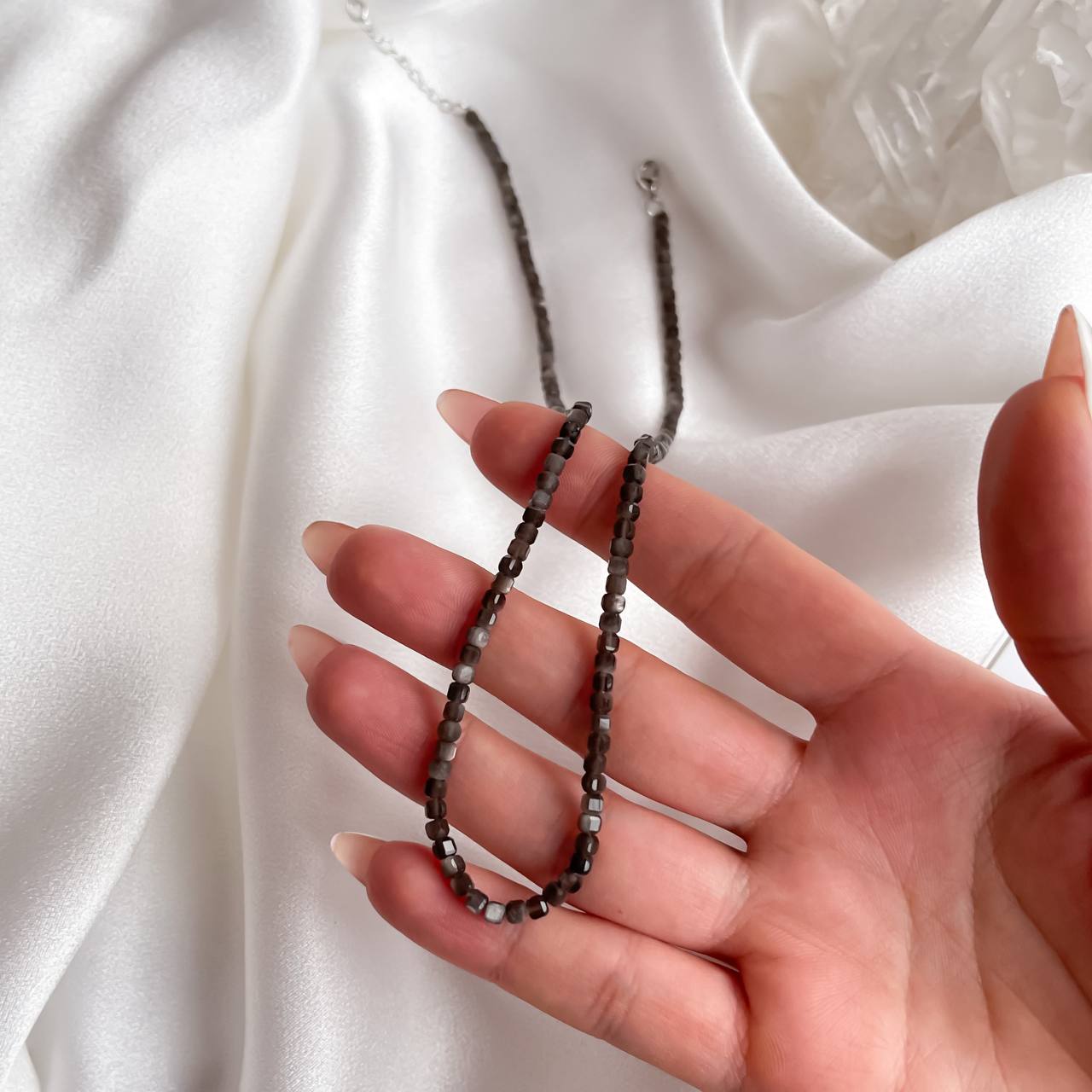 Радуга Самоцветов Колье из серебристого Обсидиана