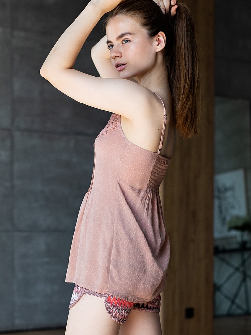 1020р 1275р Топ M-83 Opium