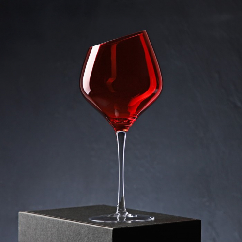 Бокал стеклянный для вина Magistro «Иллюзия», 540 мл, 10×24 см, ножка прозрачная, цвет красный