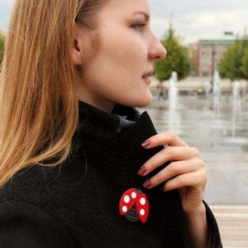 Брошь Lady Bug