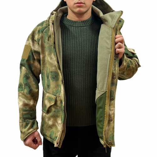 Мужская куртка (флисовая подкладка), защитный камуфляж  - влаго и ветронепроницаемая, оснащена удобными карманами