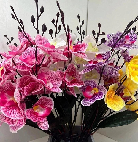 Цветы искусственные декоративные Букет орхидей (5 веток 20 цветков) крупные листья + побеги 42 см