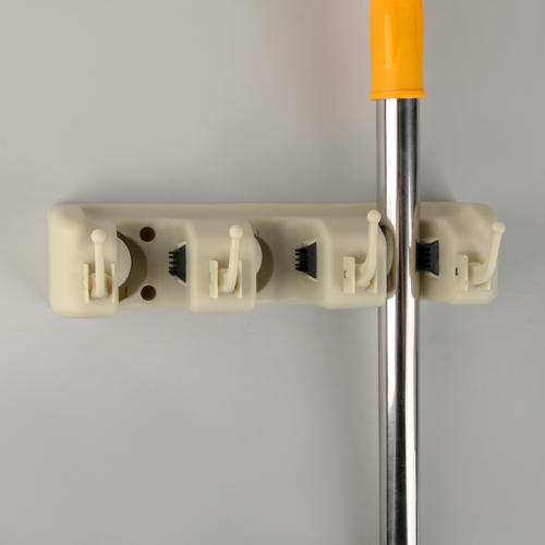 Держатель для уборочного инвентаря с крючками, 26×6×9 см, цвет МИКС