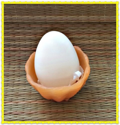 яйцо в корзинке