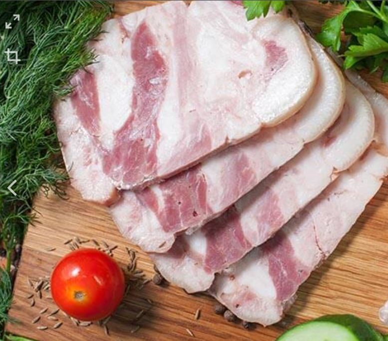 Рецепт прессованного мяса из свиной. Прессованное мясо. Свинина прессованная. Мясо свиных голов прессованное. Свиное мясо прессованное.