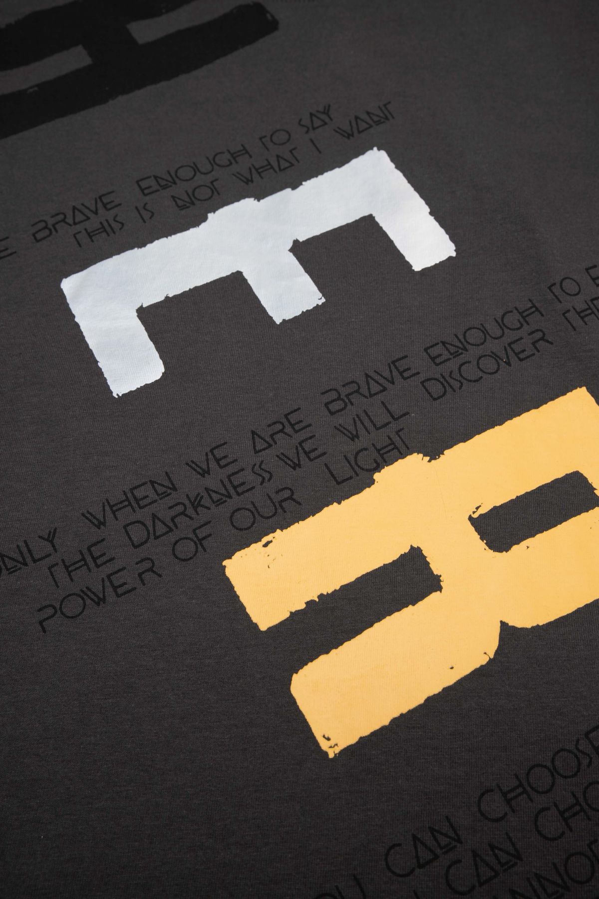 -39% T-shirt z długim rękawem grafitowy z nadrukiem