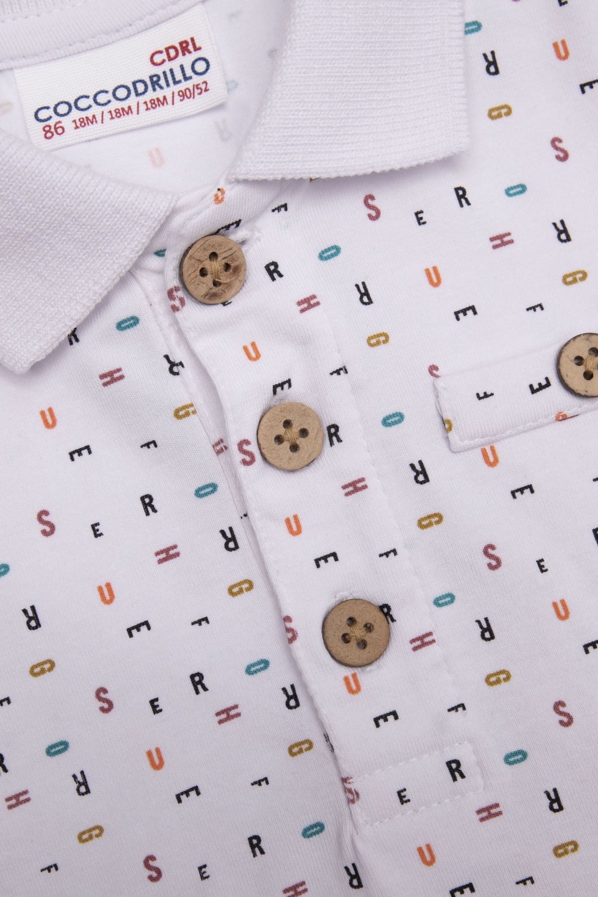 -39% T-shirt z krótkim rękawem biały z kołnierzykiem