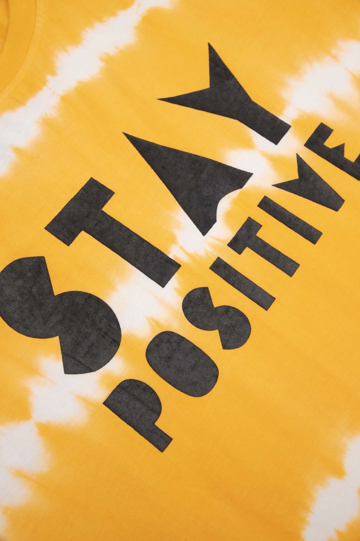 -59% T-shirt z krótkim rękawem wielokolorowa z efektem farbowania tie dye