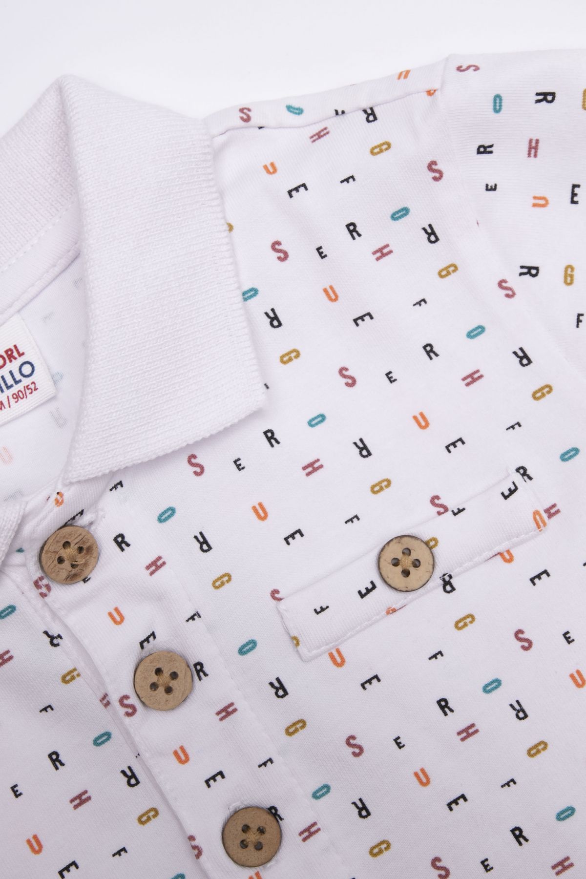 -39% T-shirt z krótkim rękawem biały z kołnierzykiem