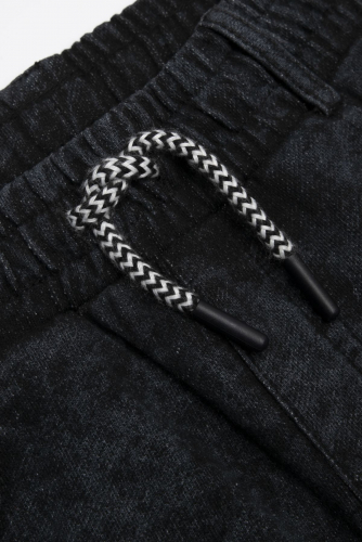 -24% Krótkie spodenki w kolorze czarnego jeansu z przetarciami