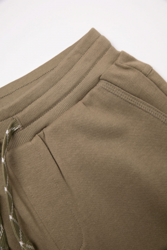 -33% Spodnie dresowe khaki z kieszeniami o fasonie REGULAR