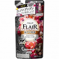 KAO Flair Fragrance Rich Floral Арома кондиционер для белья, фруктово ягодный аромат с цветочными нотами, мягкая упаковка, 380 мл (4901301407832)