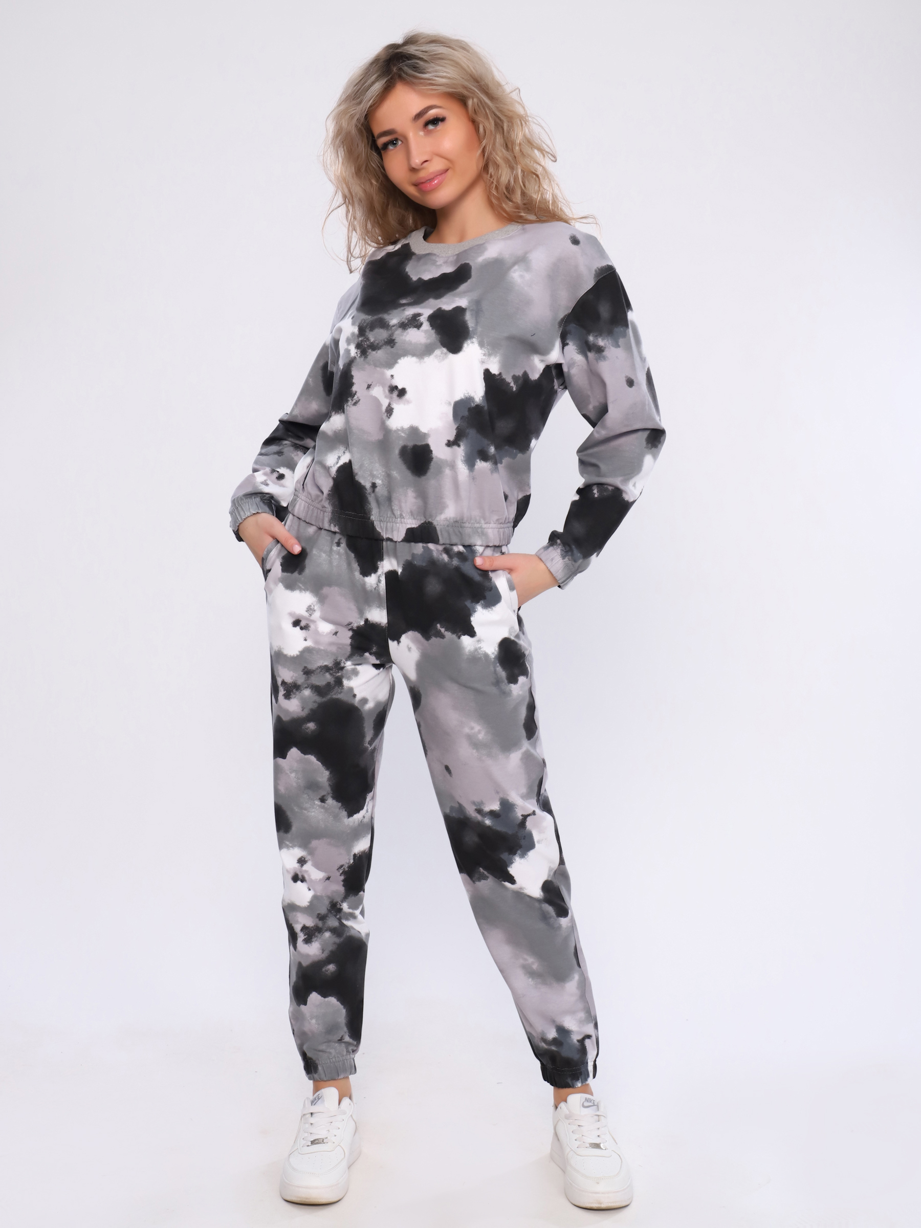 Комплект с брюками