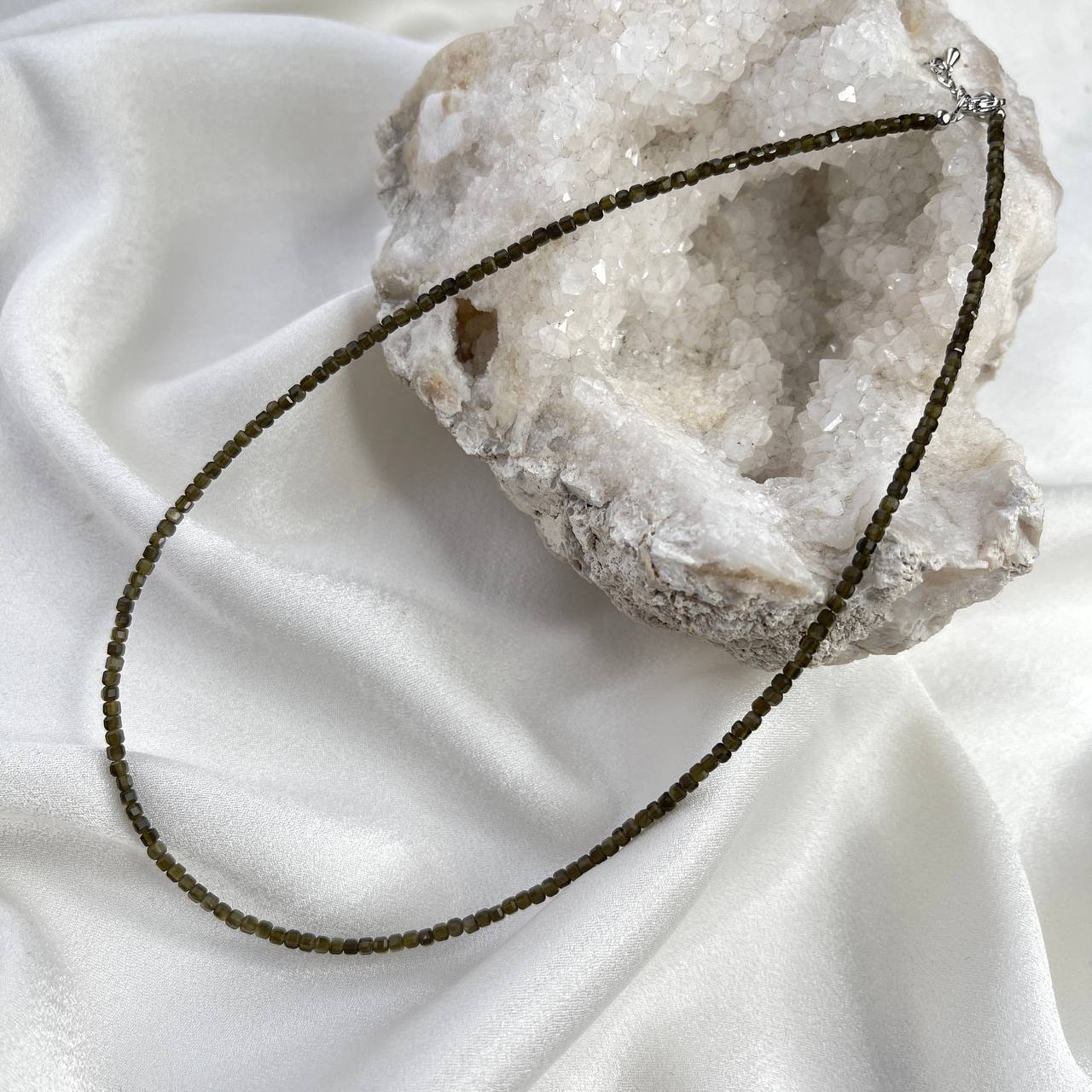 Радуга Самоцветов Бусы из золотистого Обсидиана огранка