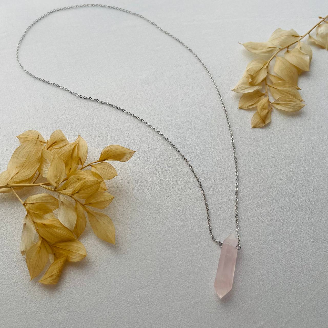 Радуга Самоцветов Кулон на цепочке из Розового кварца