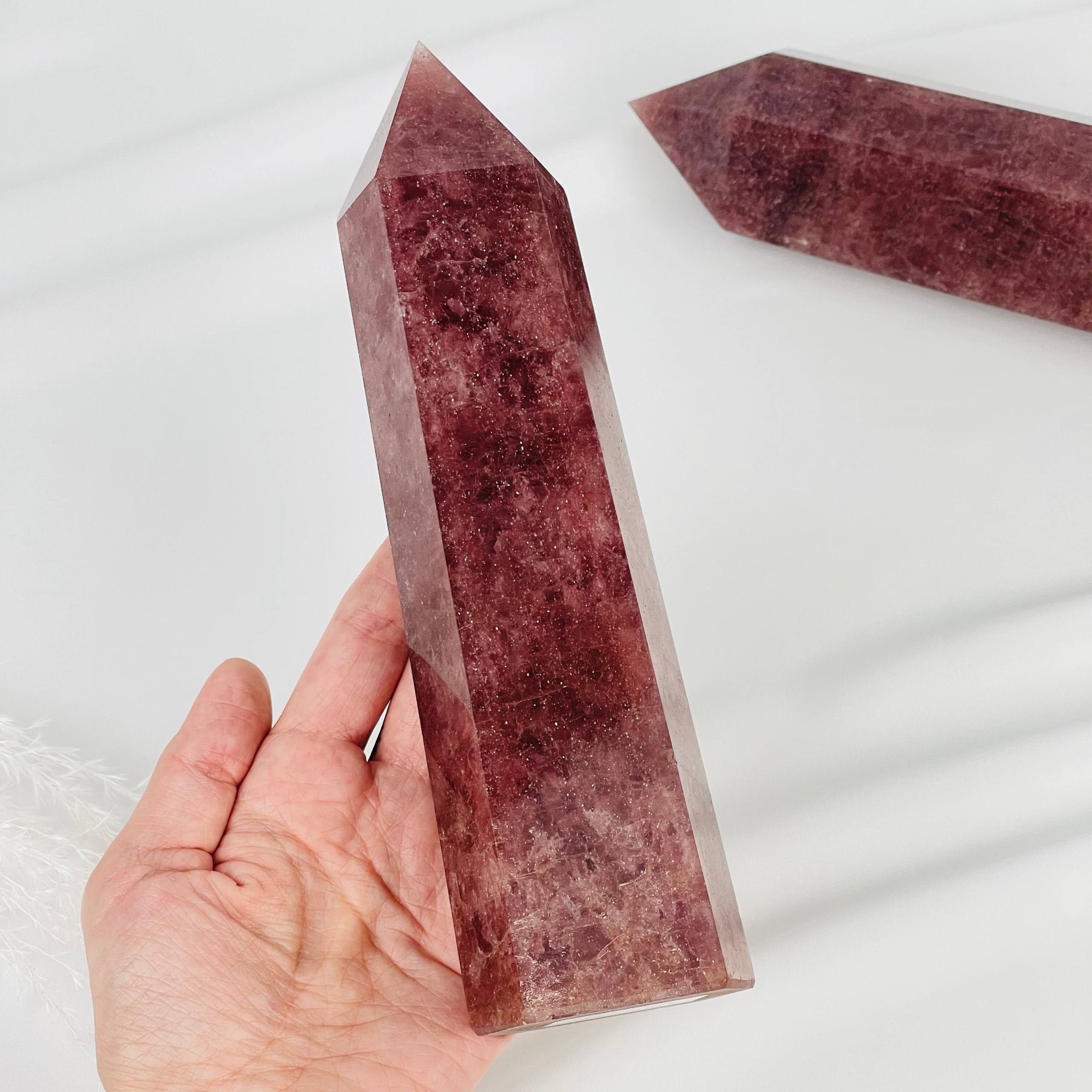 Радуга Самоцветов Кристалл из Клубничного кварца