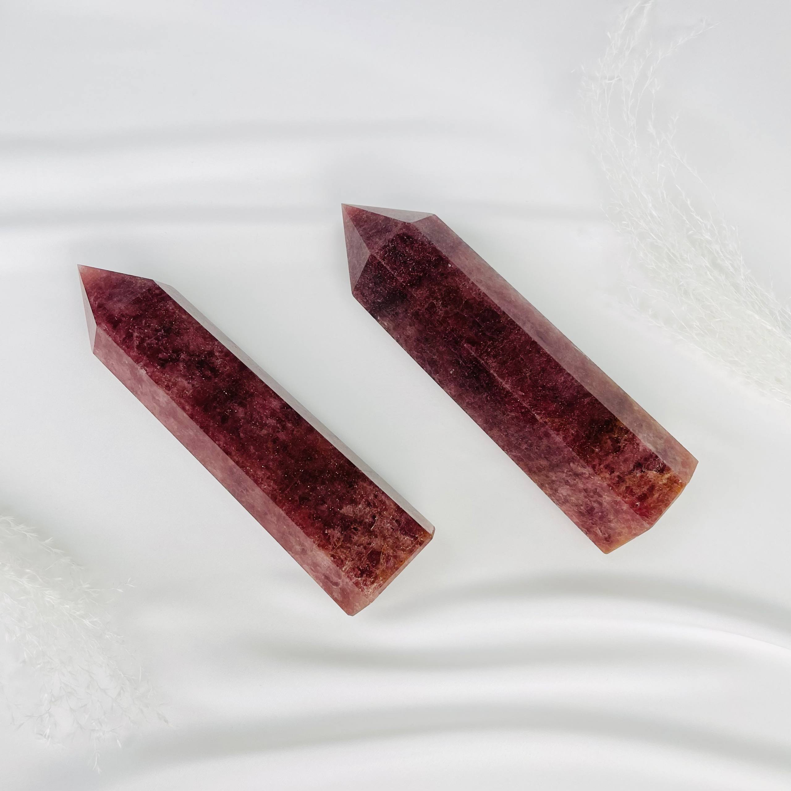 Радуга Самоцветов Кристалл из Клубничного кварца