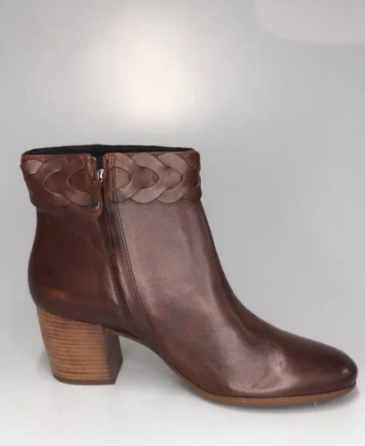 W0272BROWN