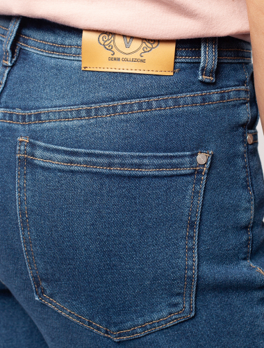 Укороченные джинсы из эластичного денима
