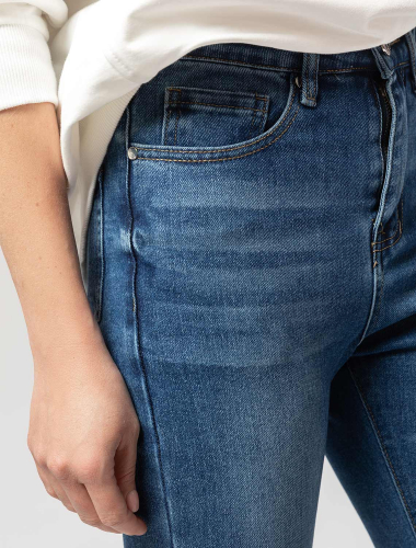 Укороченные джинсы скинни из эластичного денима