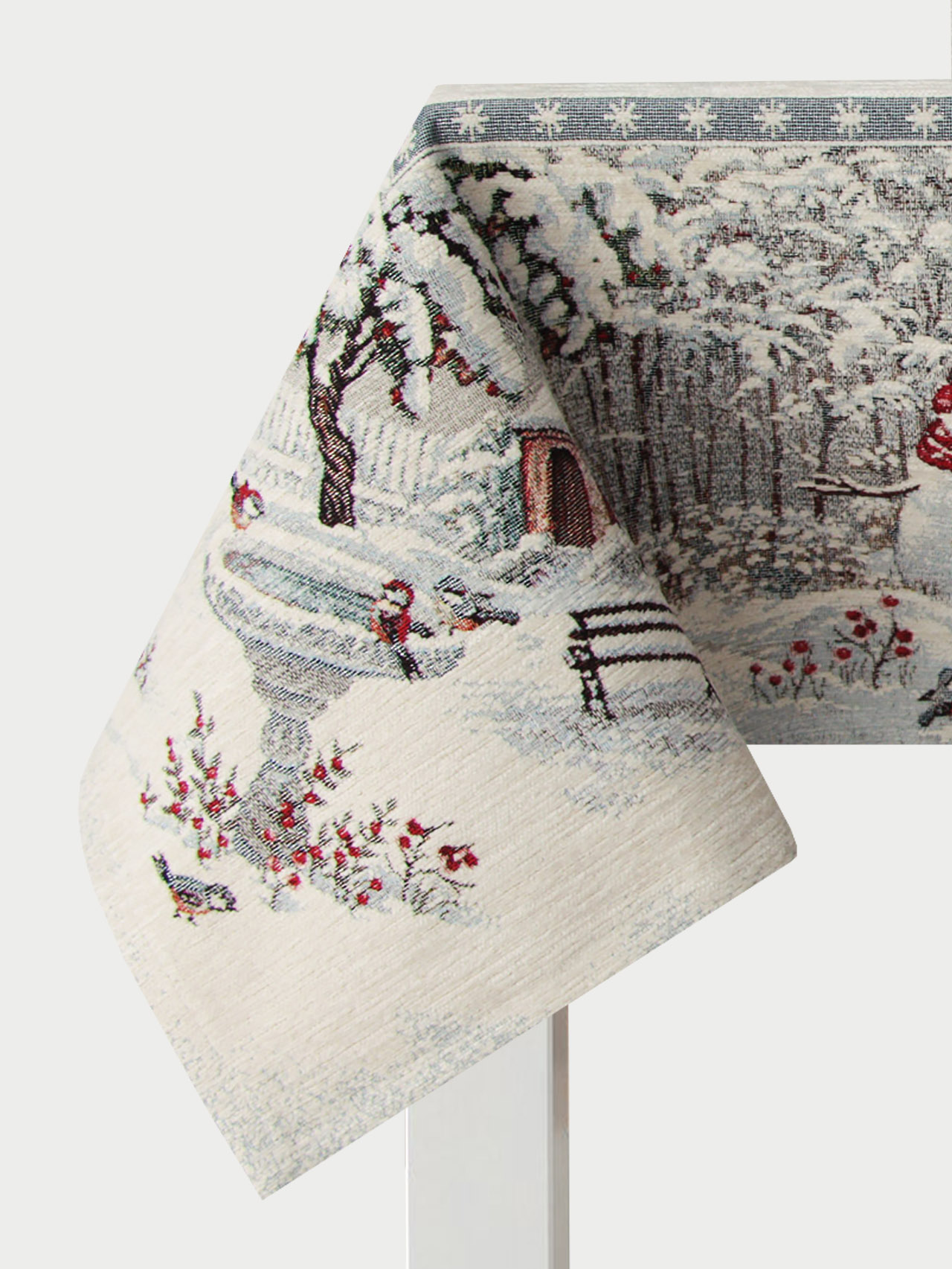 Лесные друзья у кормушки Скатерть 140х140 см шенилл 2310280 серебро