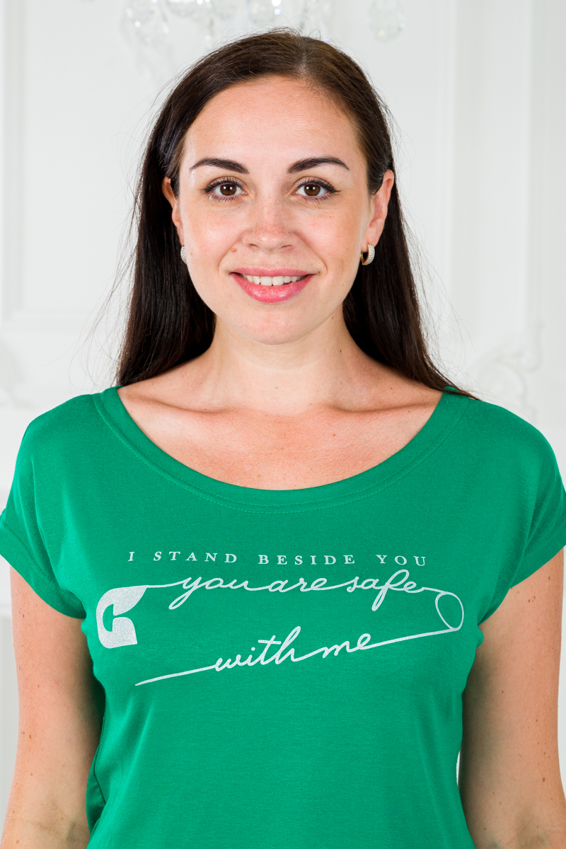 Футболка женская из вискозы Лирика зеленый You are safe