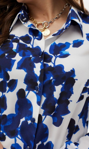  2000р  Блуза женская М623-074  голубые цветы