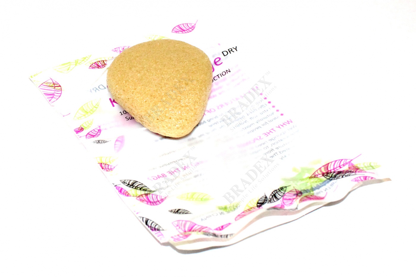 Губка-спонж «КОННЯКУ» с экстрактом куркумы (Konjac face sponge with turmeric EXTRACTS)