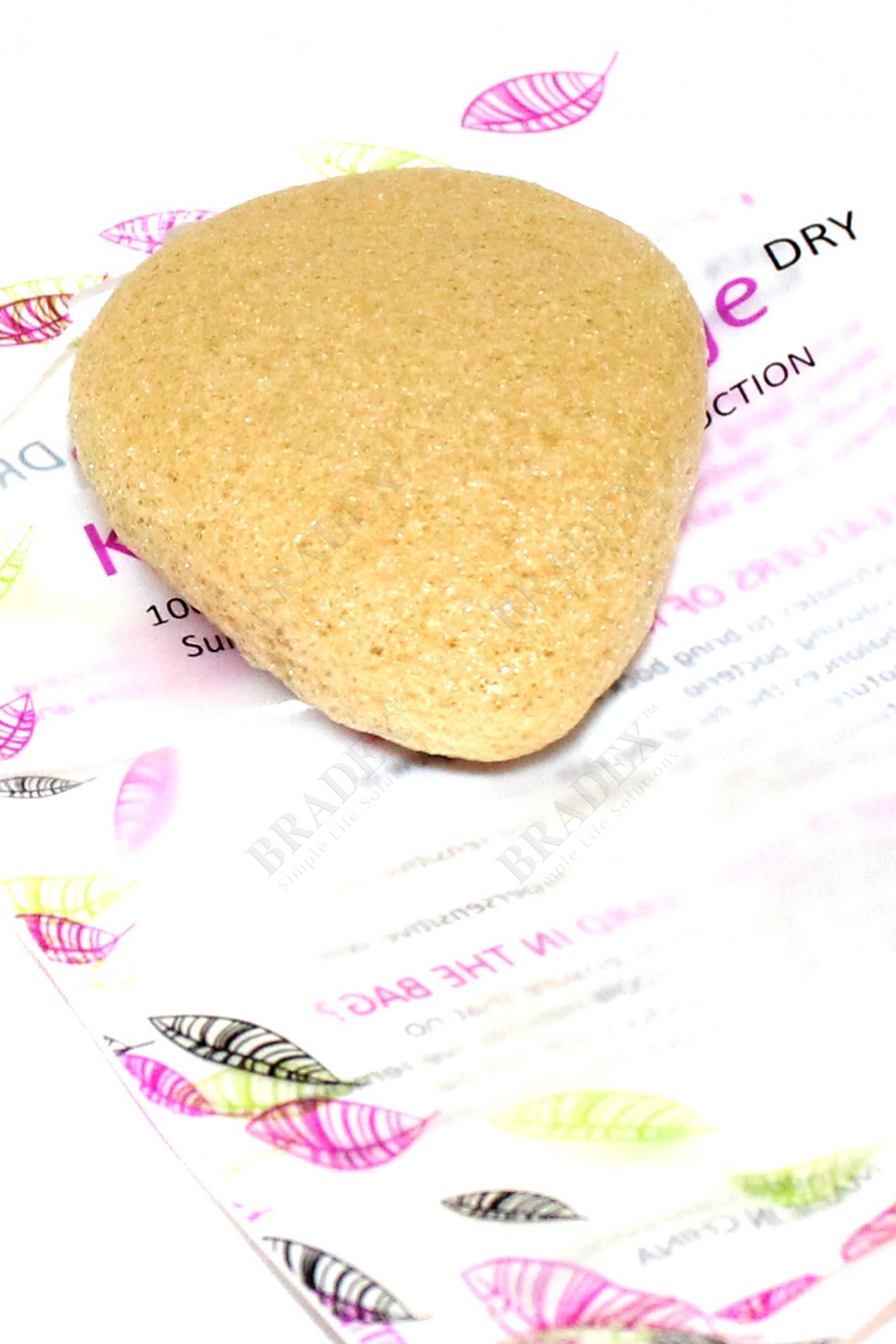 Губка-спонж «КОННЯКУ» с экстрактом куркумы (Konjac face sponge with turmeric EXTRACTS)