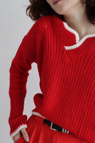 9823 Пуловер красный с белой отделкой