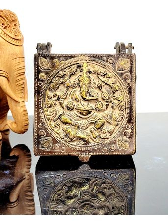 Шкатулка с изображением Господа Ганеши, бронза, 10*10*5 cм, 1.080 кг