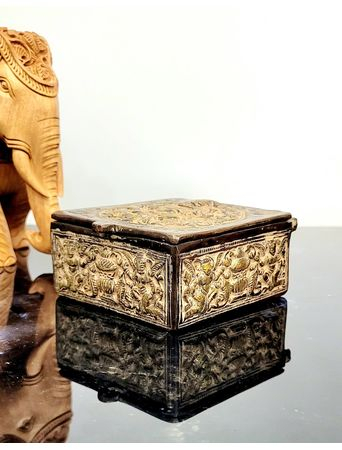 Шкатулка с изображением Господа Ганеши, бронза, 10*10*5 cм, 1.080 кг