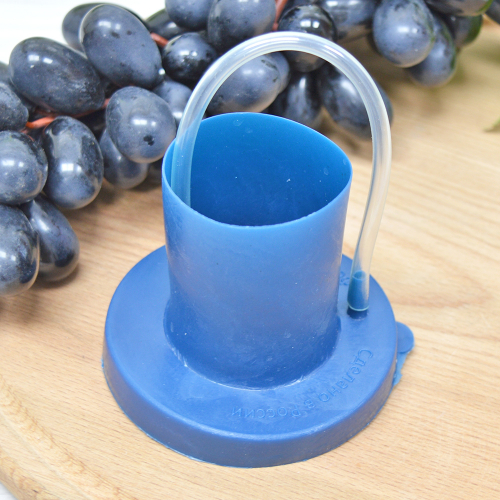Крышка для вина полиэтиленовая d-82 с гидрозатвором (синяя)