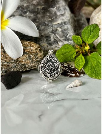 Серебряное кольцо с открывающейся кавачей, 7.92 г, размер - 18