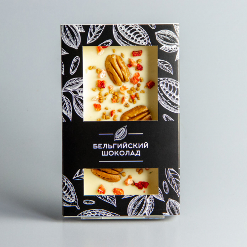 Белый шоколад с клубникой, карамелизированным фундуком и орехом пекан ...