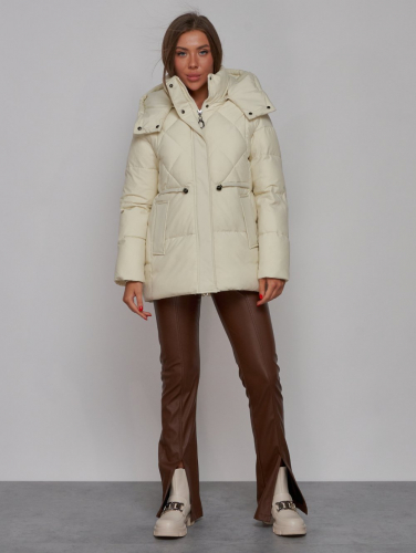 Зимняя женская куртка модная с капюшоном бежевого цвета 52302B