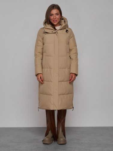 Пальто утепленное молодежное зимнее женское светло-коричневого цвета 52329SK