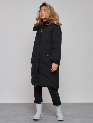 Пальто утепленное молодежное зимнее женское черного цвета 52323Ch