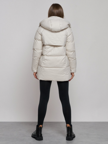 Зимняя женская куртка молодежная с капюшоном бежевого цвета 52301B