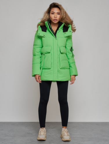 Зимняя женская куртка модная с капюшоном зеленого цвета 589827Z