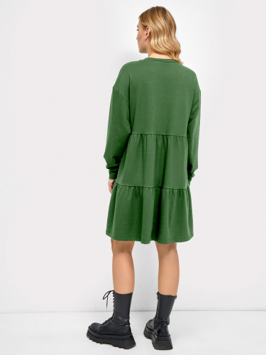 Свободное многоярусное платье мини зеленого цвета