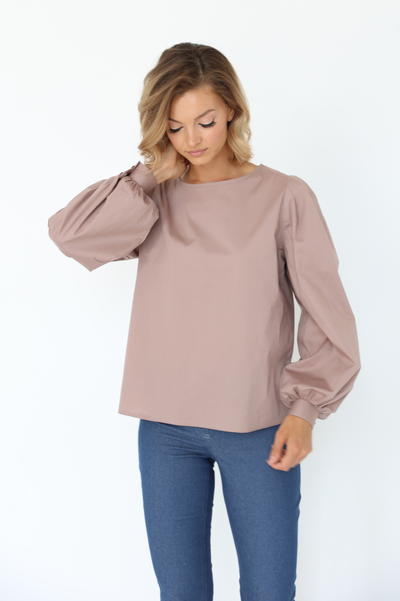 Блузка с рукавом