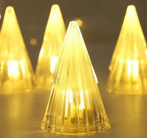 Прозрачная светящаяся елочка 8 см.