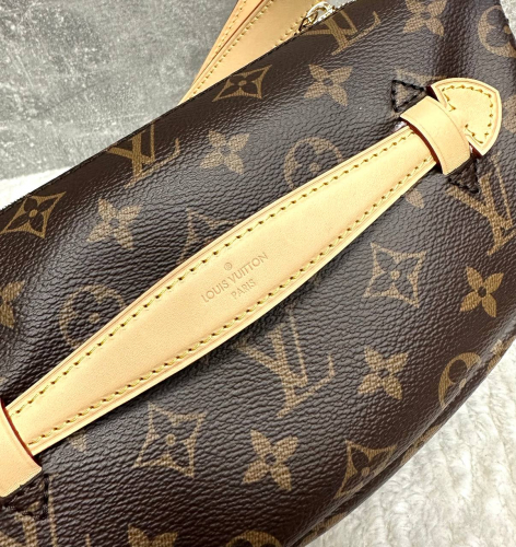 LOUIS VUITTON ПОЯСНАЯ СУМКА