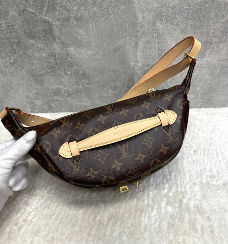 LOUIS VUITTON ПОЯСНАЯ СУМКА