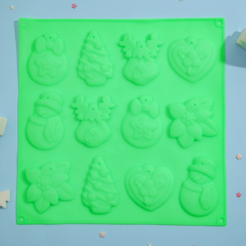 Форма силиконовая для шоколада 3D Доляна «Ёлочные игрушки», 30×30 см, 12 ячеек, цвет синий