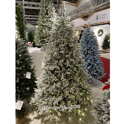 Искусственная елка с огоньками Гамильтон заснеженная 228 см, 750 теплых белых ламп, ЛИТАЯ + ПВХ (National Tree Company)