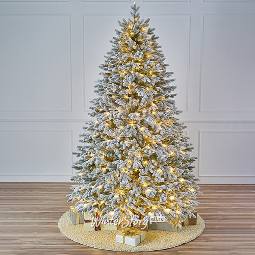 Искусственная елка с лампочками Версальская заснеженная 240 см, 560 теплых белых ламп, ЛИТАЯ 100% (Max Christmas)