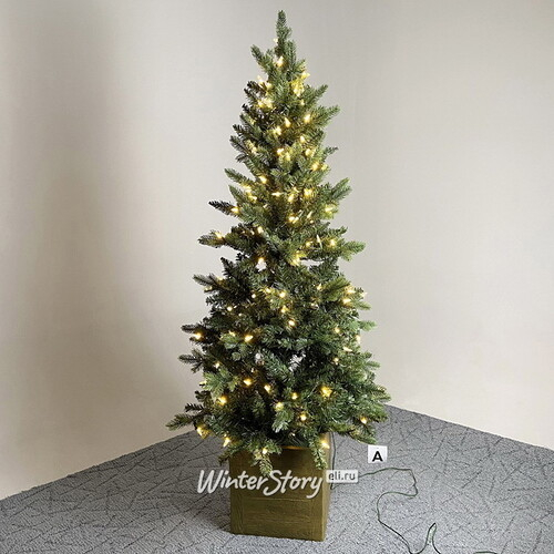 Искусственная елка с гирляндой Норфолк 137 см в деревянном кашпо, 200 теплых белых ламп, ЛИТАЯ + ПВХ (A Perfect Christmas)